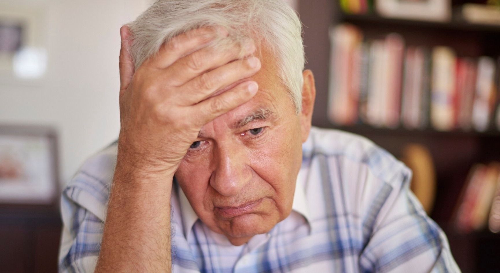 Mini-AVC chez les aînés : 7 signes vitaux à ne jamais ignorer