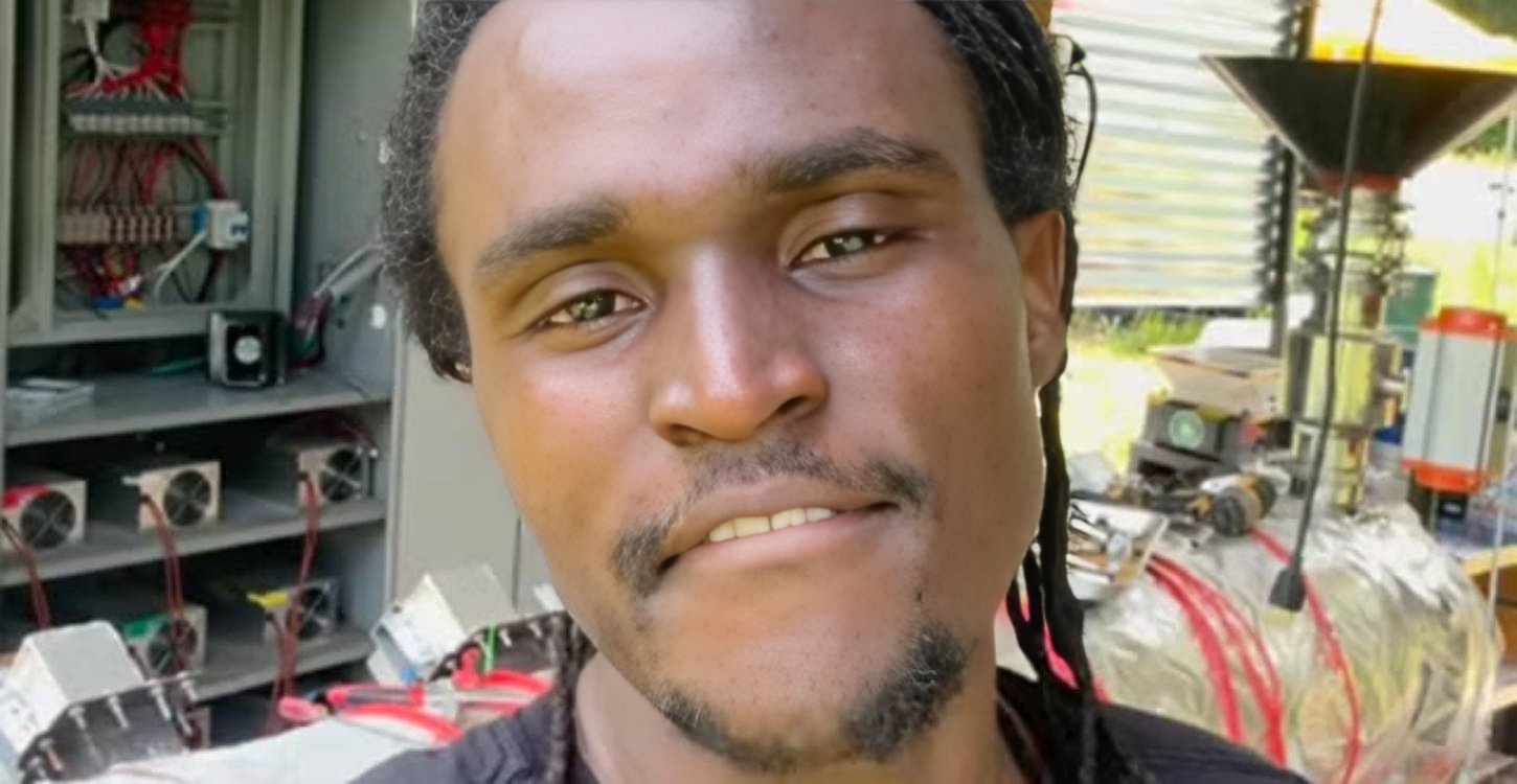 Qu’est-il arrivé à Julian Brown, l’inventeur qui transformait le plastique en carburant et a disparu des réseaux sociaux ?