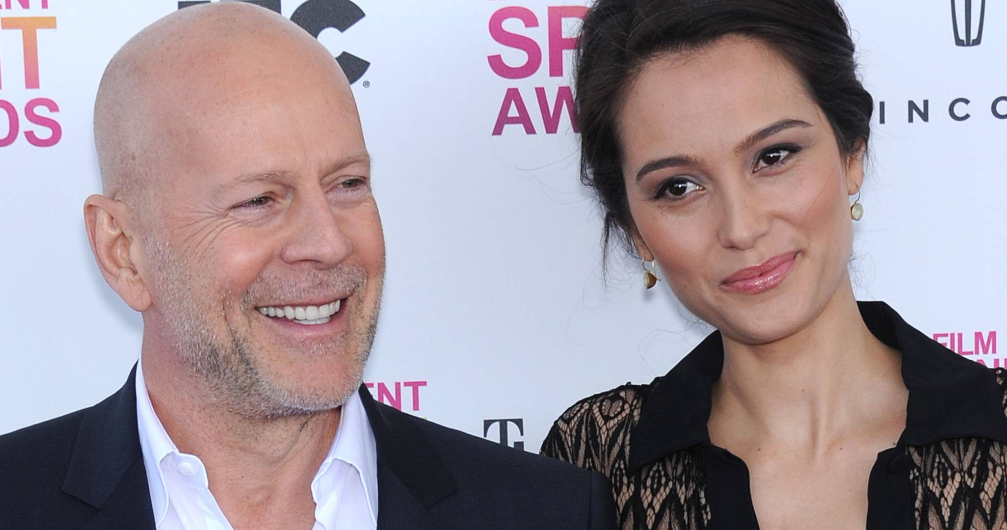 L’épouse de Bruce Willis explique pourquoi ils vivent maintenant séparés à cause de sa maladie