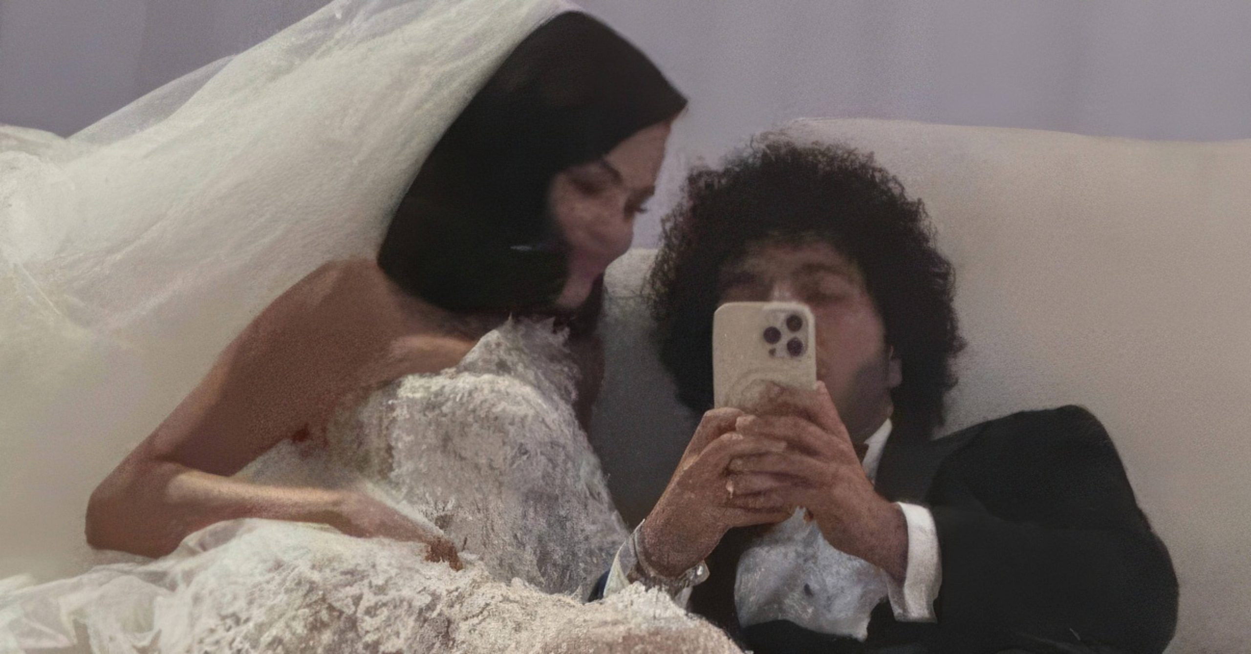 Benny Blanco dévoile des photos intimes de son mariage avec Selena Gomez : un détail fait réagir les fans