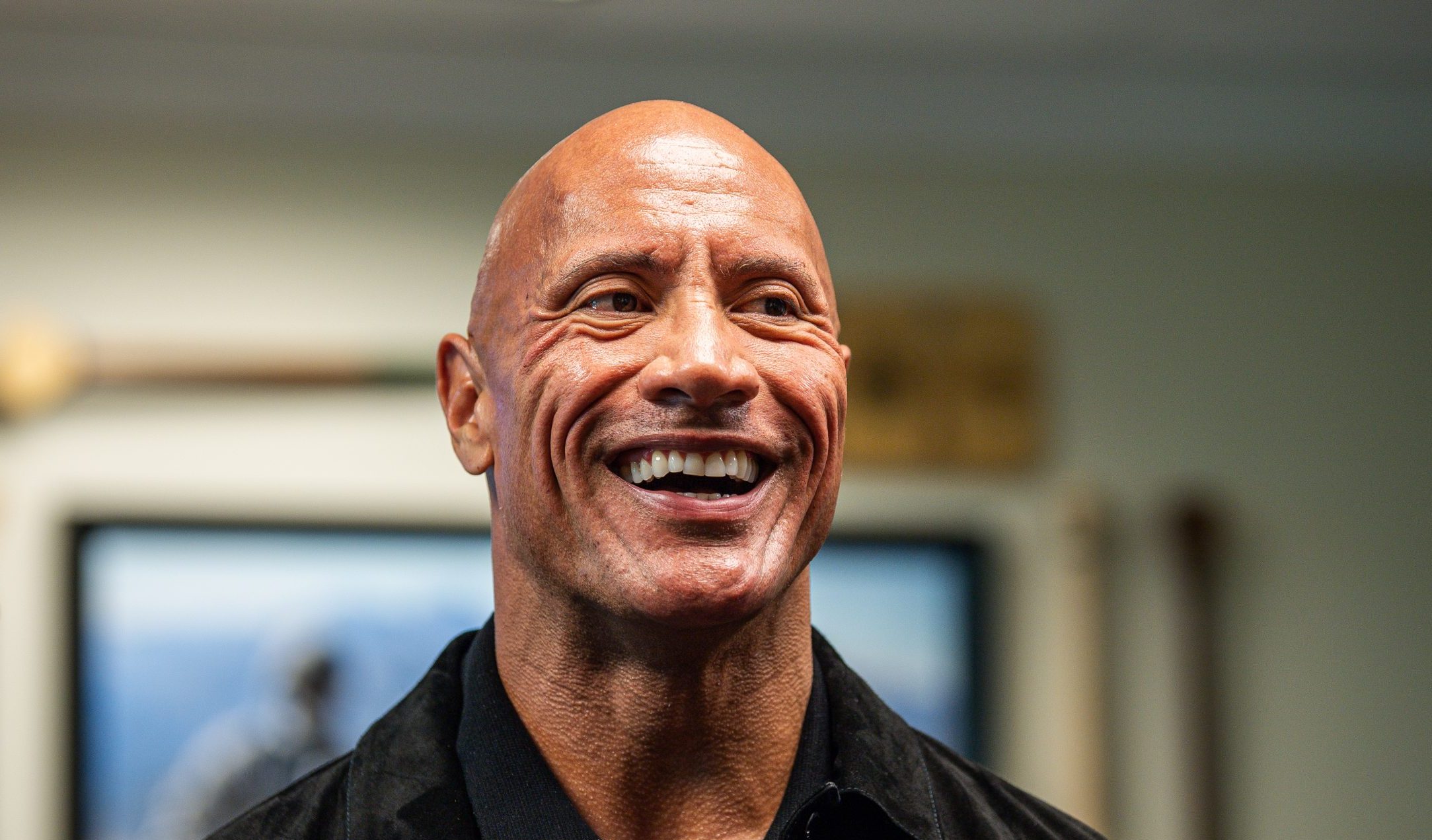 Dwayne ‘The Rock’ Johnson ému aux larmes après une ovation de 15 minutes à Venise pour The Smashing Machine