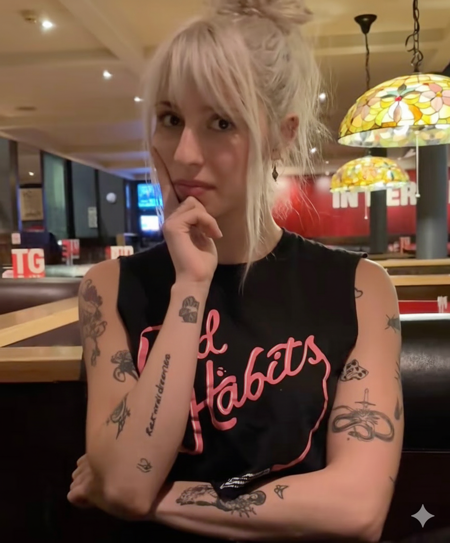 La scène : une question pour 'démasquer' la fausse fan