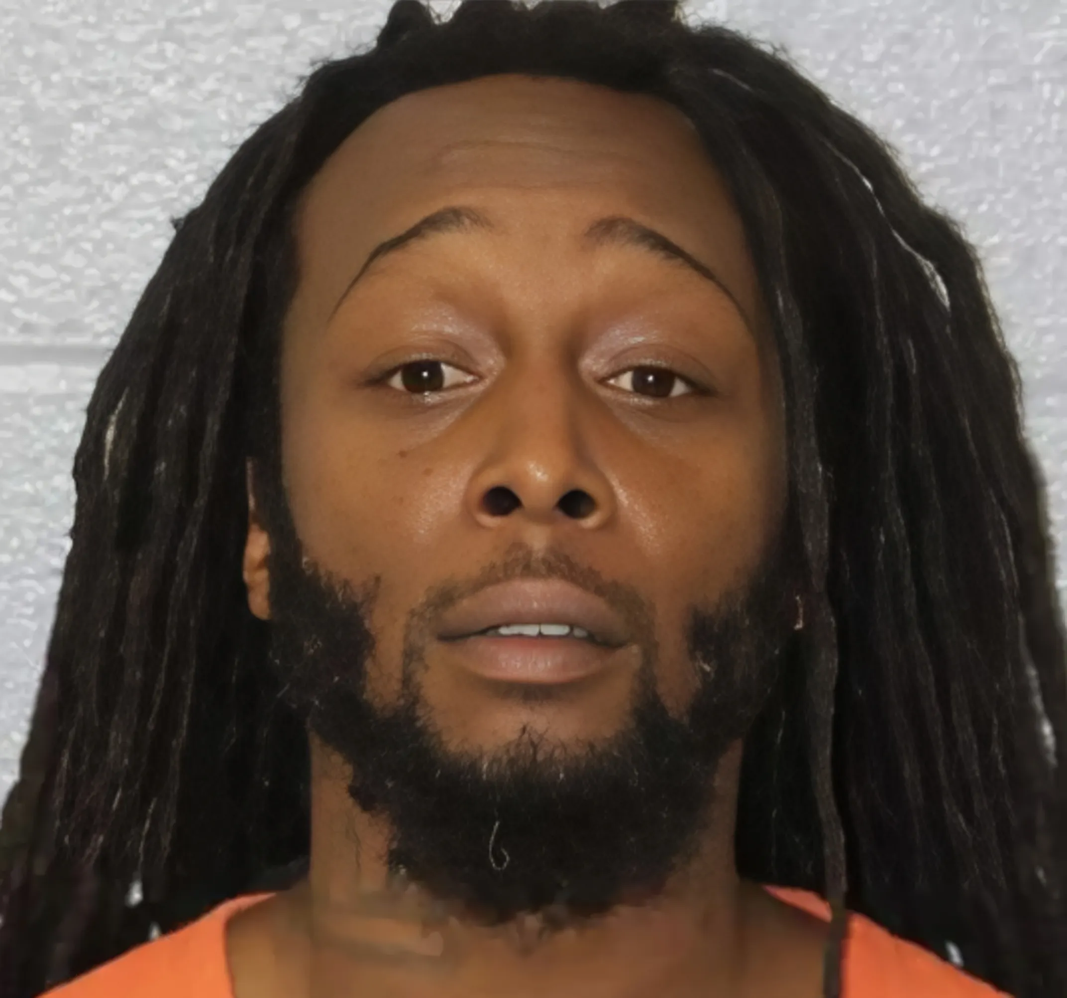 Le profil inquiétant du suspect : un récidiviste aux lourds problèmes mentaux