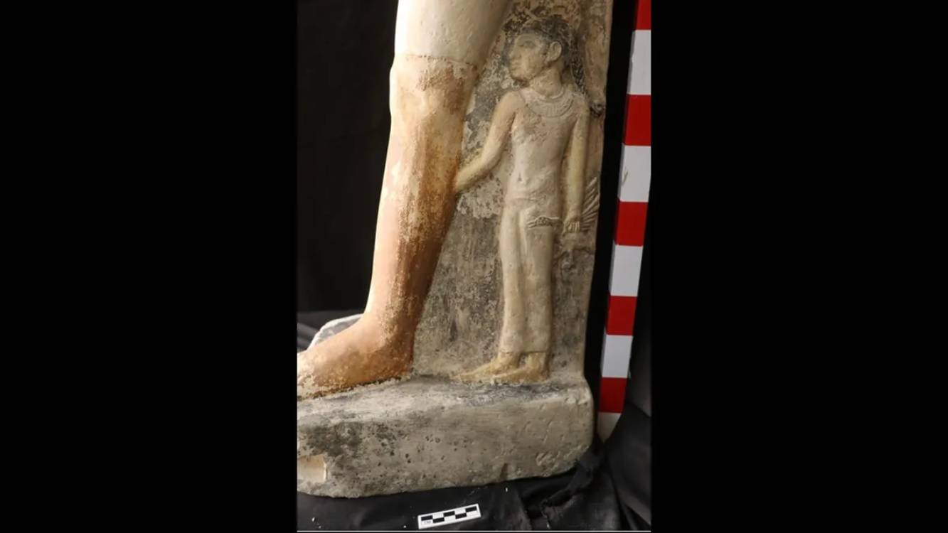 Un petit détail plein de vie : l'oie qui cacarde