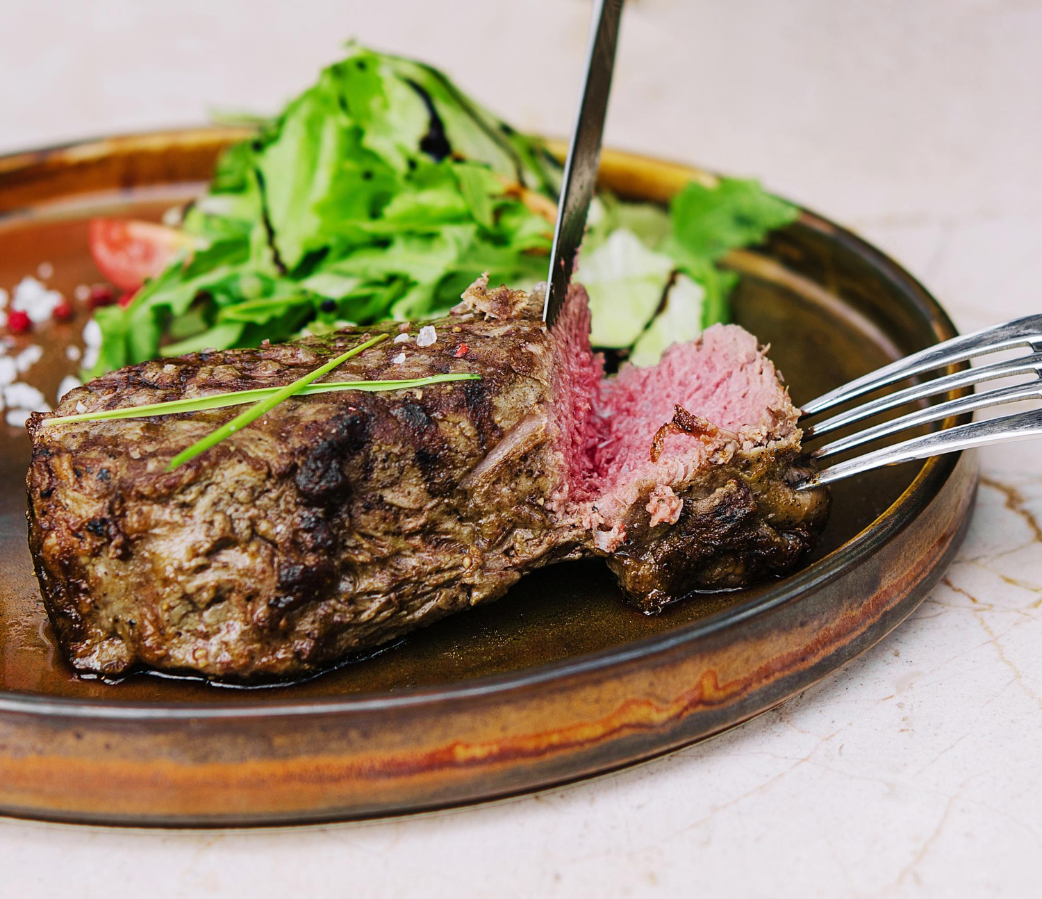 Pour le bœuf, le danger est seulement à l'extérieur