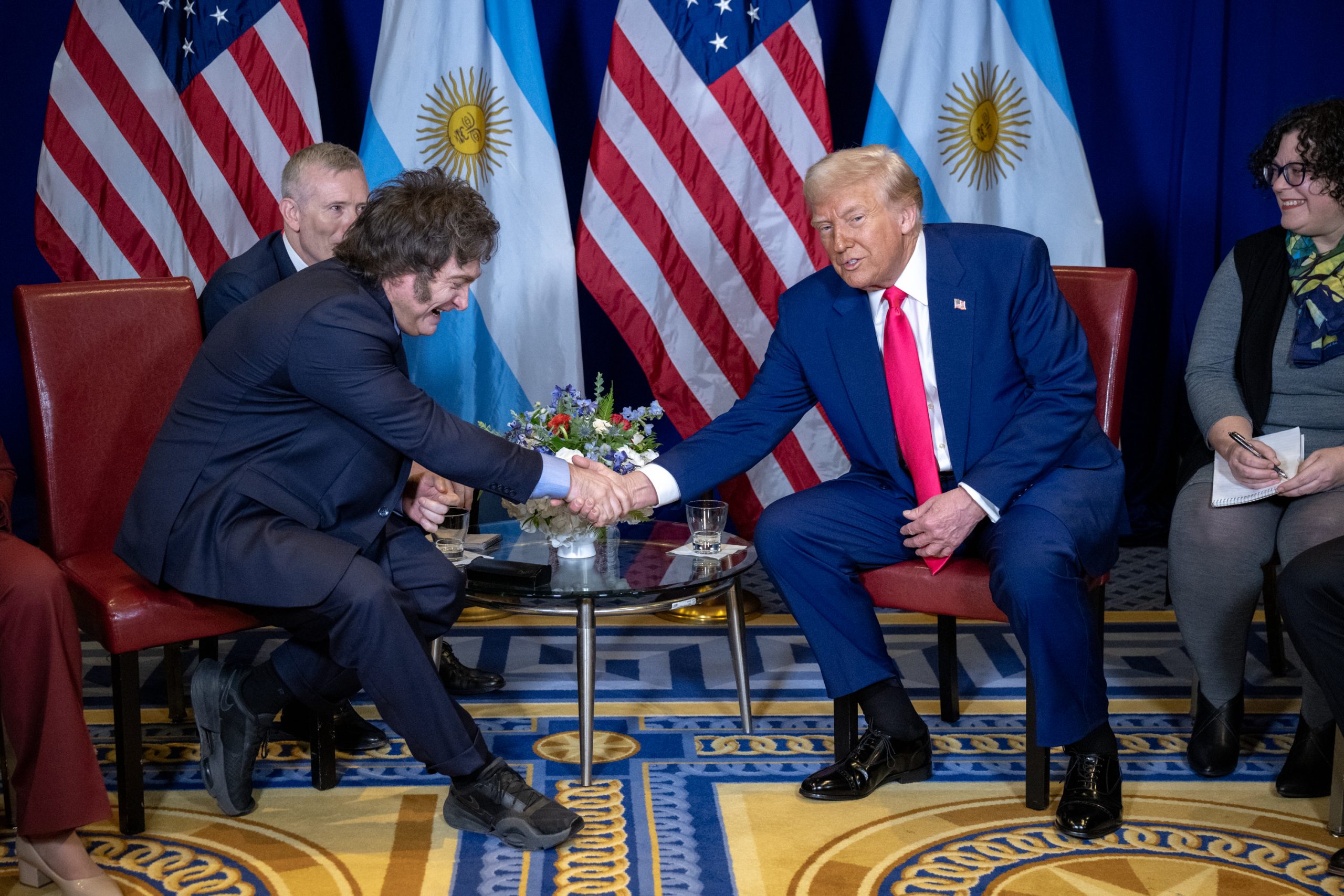 Trump menace de couper l’aide américaine à l’Argentine si Milei perd les élections