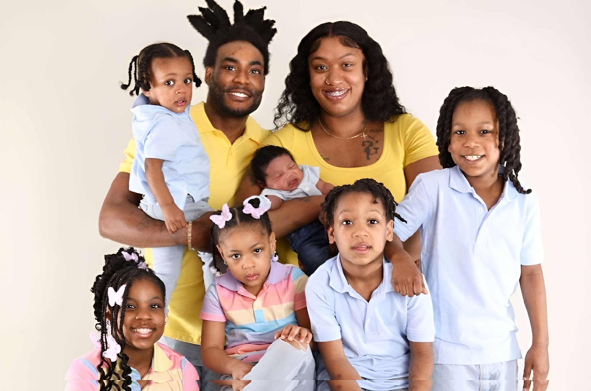 6 enfants portant le même prénom ? Une famille révèle les raisons de ce choix étonnant.