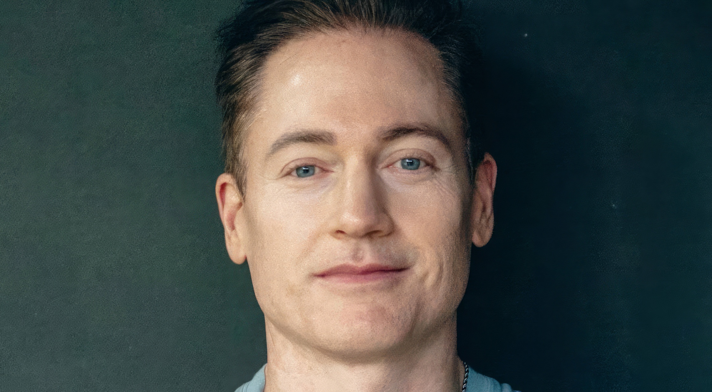 Ce biohacker qui &quot;veut vivre éternellement&quot; a éliminé 85% des plastiques de son corps avec cette simple habitude