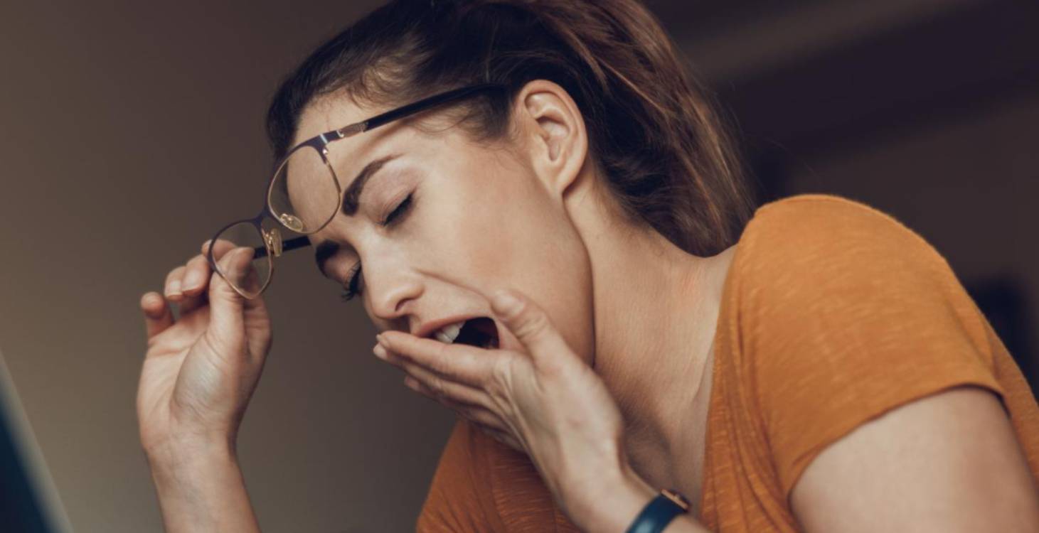 Une psychologue révèle la vraie raison pour laquelle tout le monde est si épuisé ces derniers temps