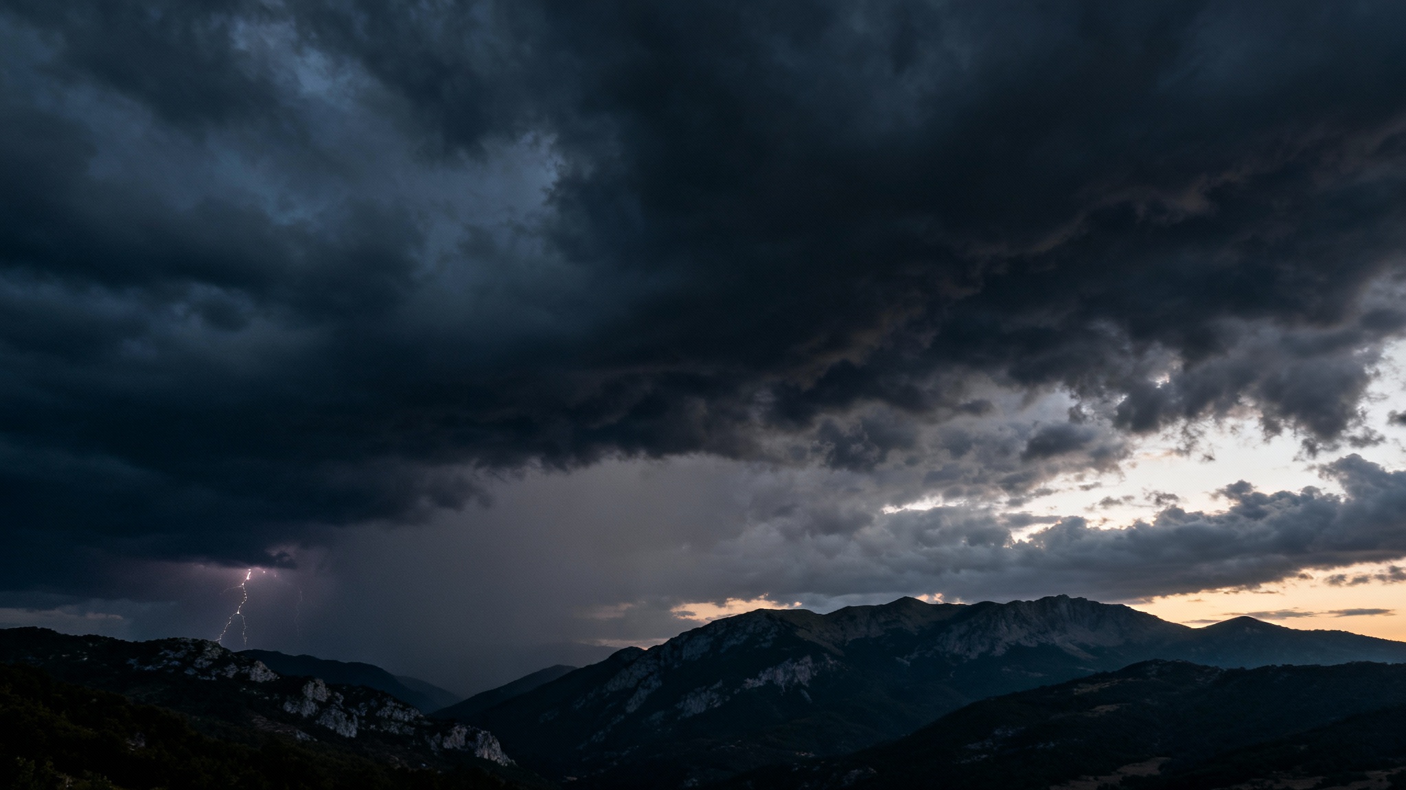 Après la tempête, le déluge ? le sud-est de la France suspendu à la menace d&#039;inondations