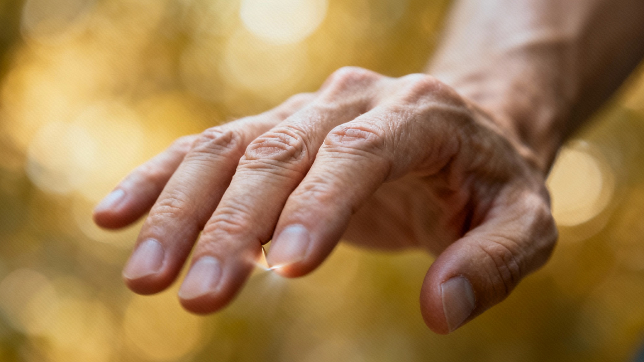 Faire craquer ses doigts : la fin d'un mythe sur l'arthrose ?