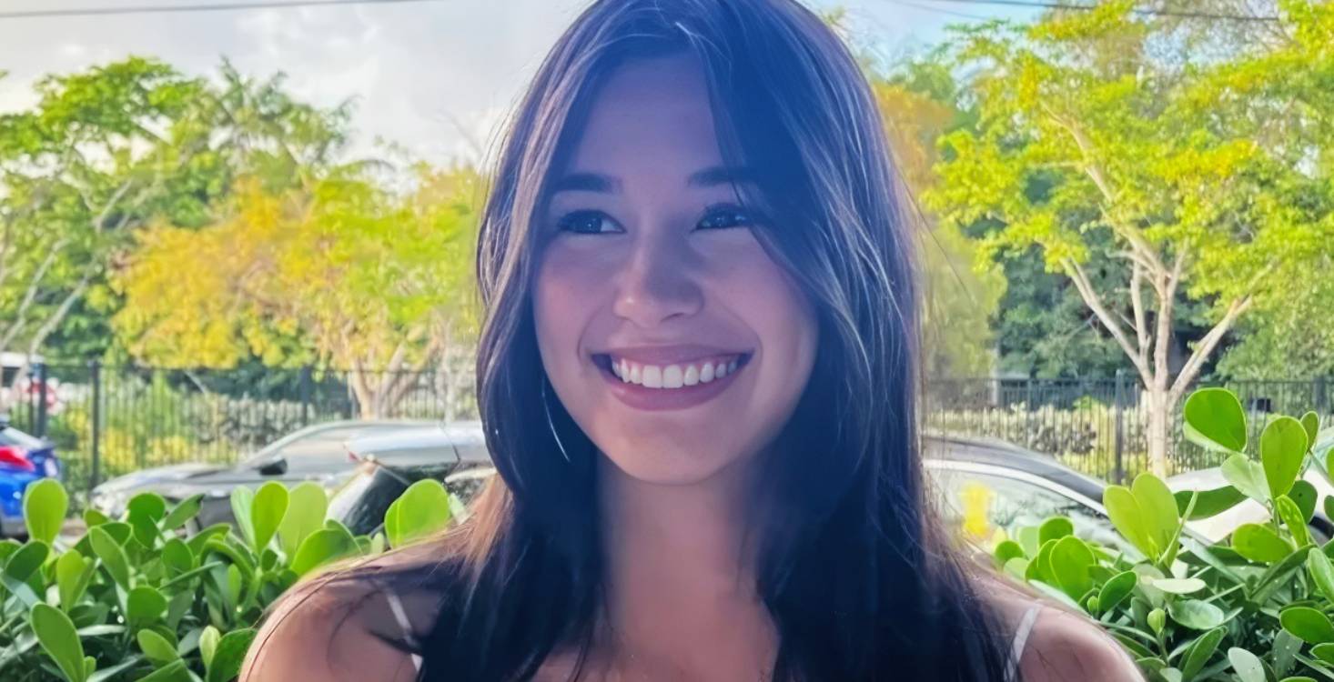 Une étudiante &quot;brûlée vive&quot;, piégée dans sa Tesla Cybertruck dont les portes ne s&#039;ouvraient plus