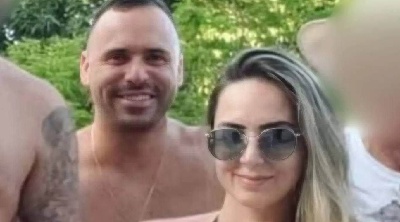 Une fillette de 4 ans devient orpheline après la mort tragique de ses parents dans une baignoire d&#039;hôtel