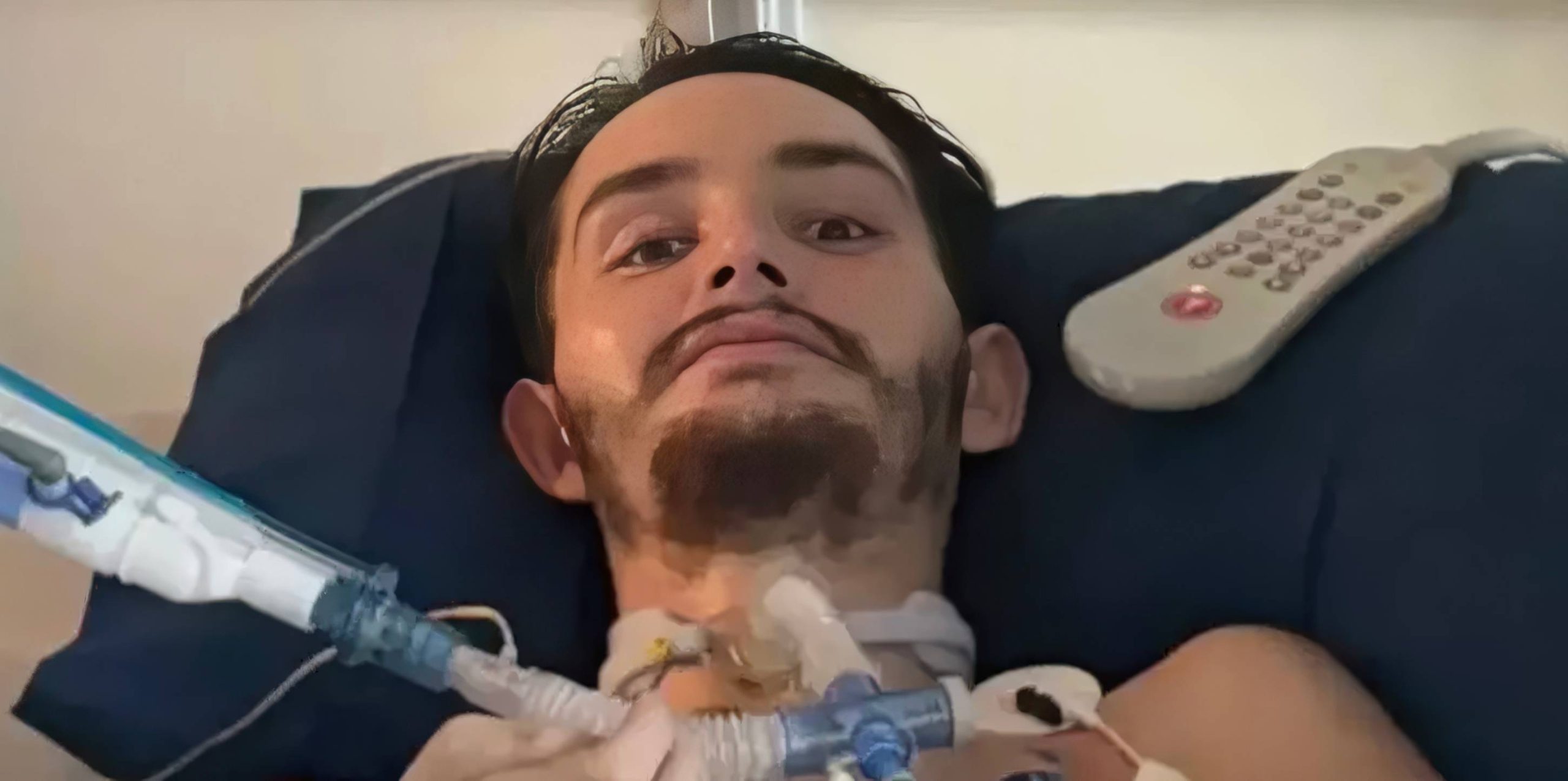 Un homme se réveille du coma juste pour accuser sa petite amie de l&#039;avoir tué, avant de mourir