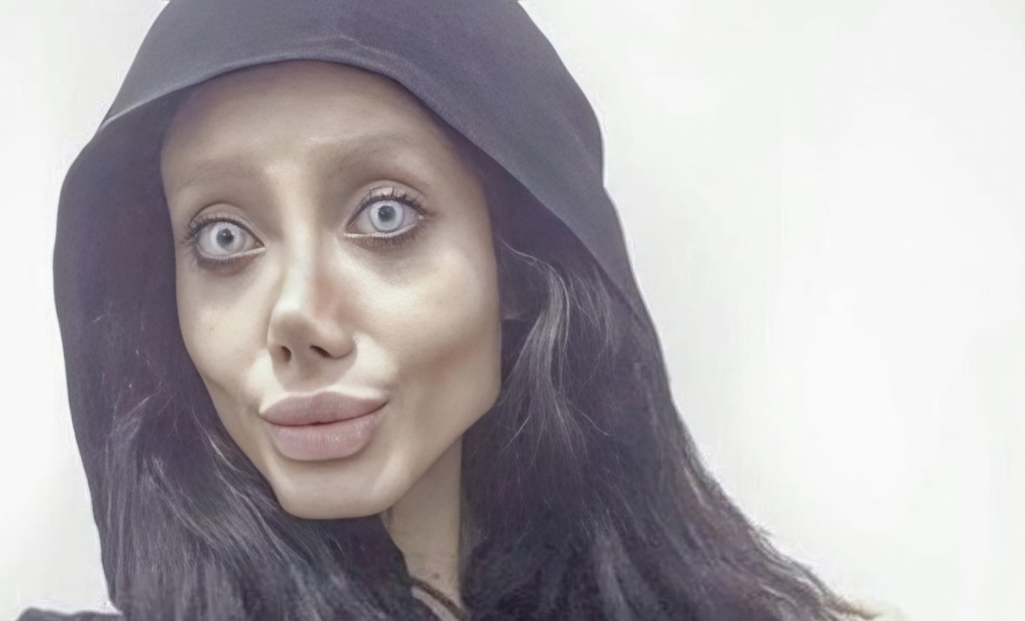 Le phénomène viral de la "Zombie Angelina Jolie"