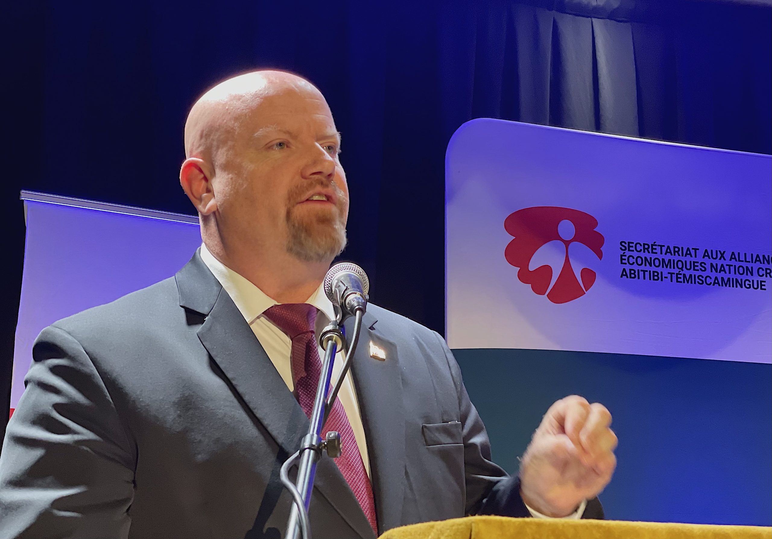 Affaire Nooran Rezayi : le ministre Ian Lafrenière s'engage à « faire la lumière » sur le délai d'alerte du BEI