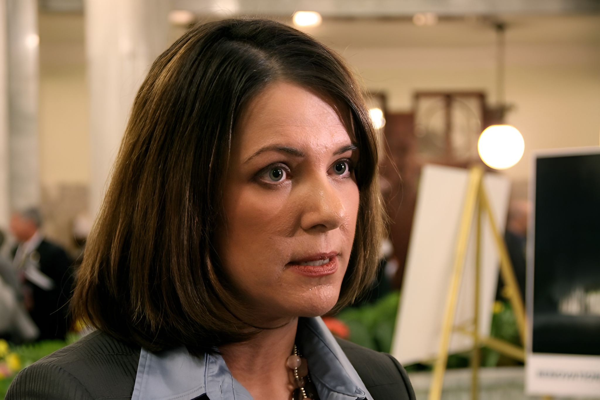 L&#039;alberta et les « gardiens »: danielle smith défie les tribunaux sur la question séparatiste