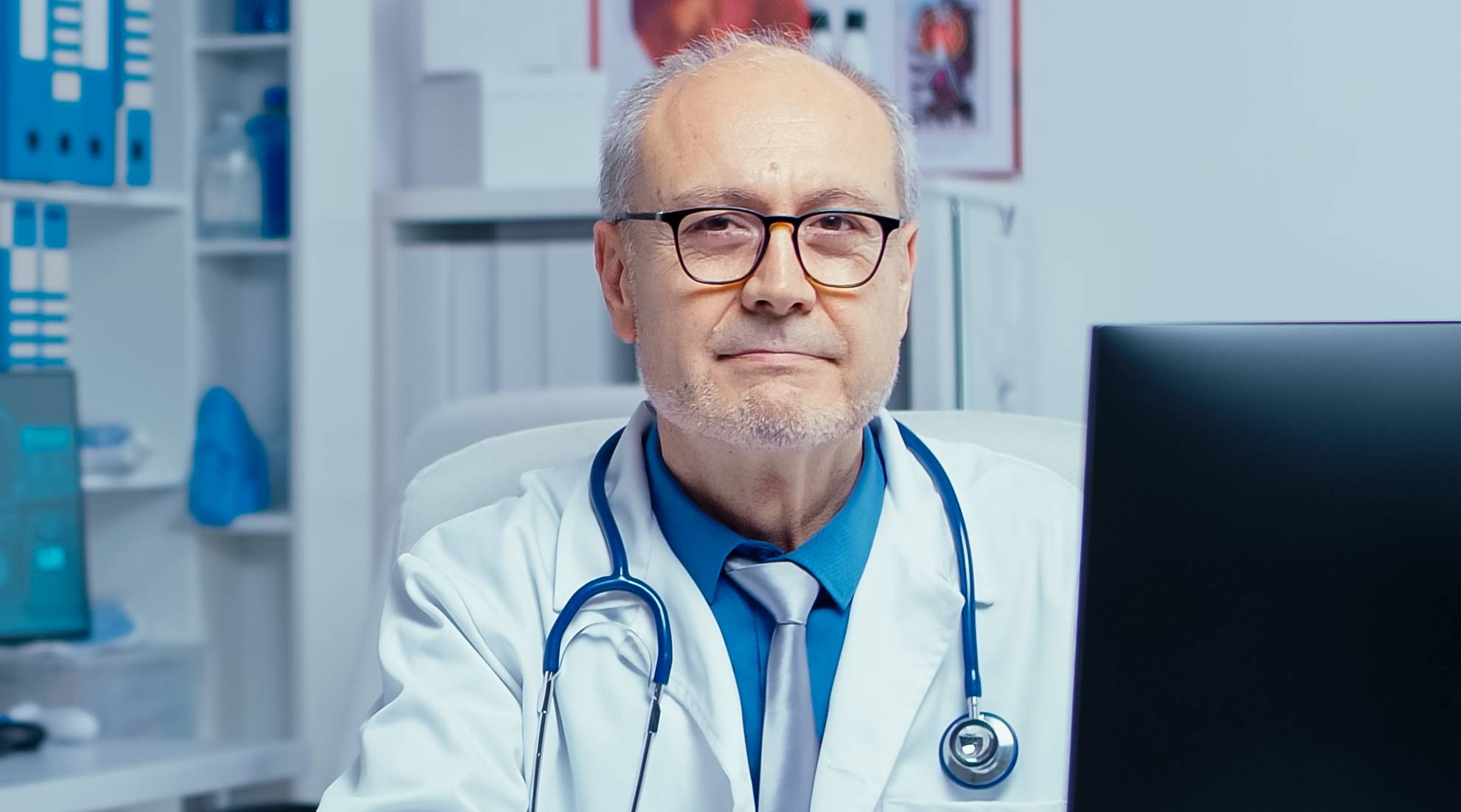 Un cardiologue met en garde les personnes de plus de 40 ans sur les boissons et habitudes à limiter