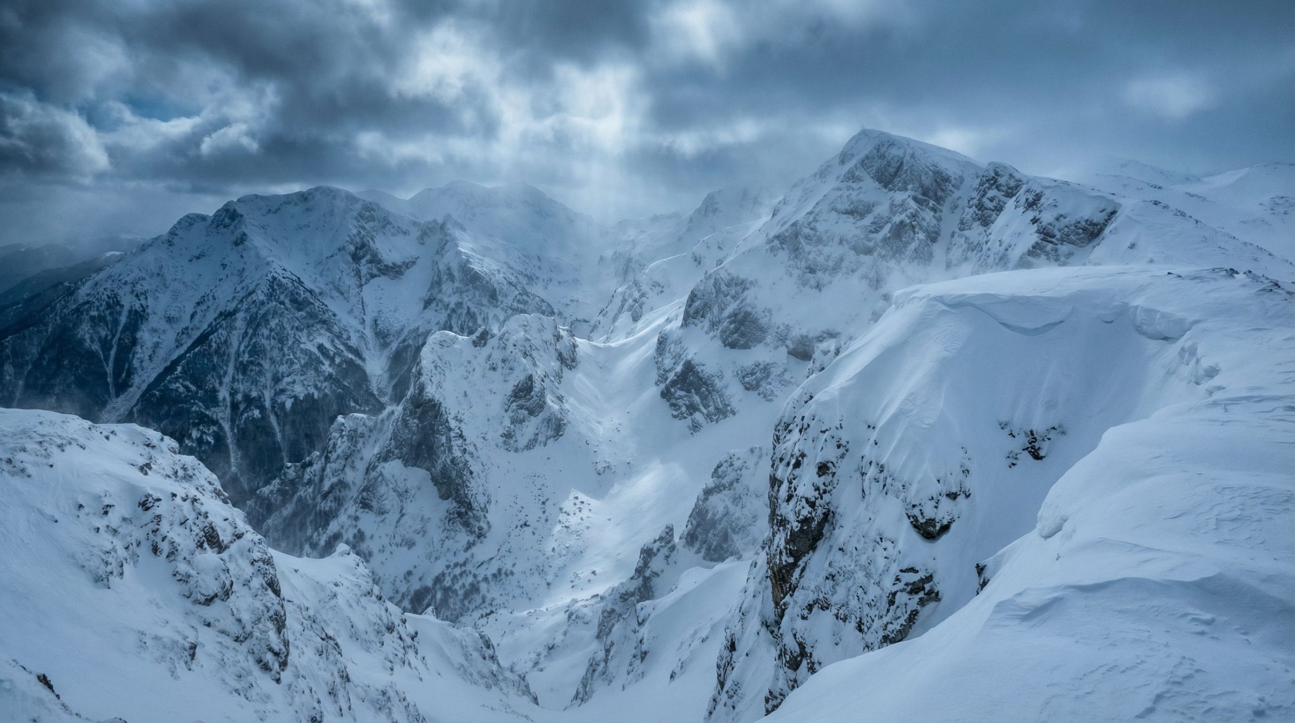 Drame de Noël en Grèce : quatre randonneurs perdent la vie dans une avalanche