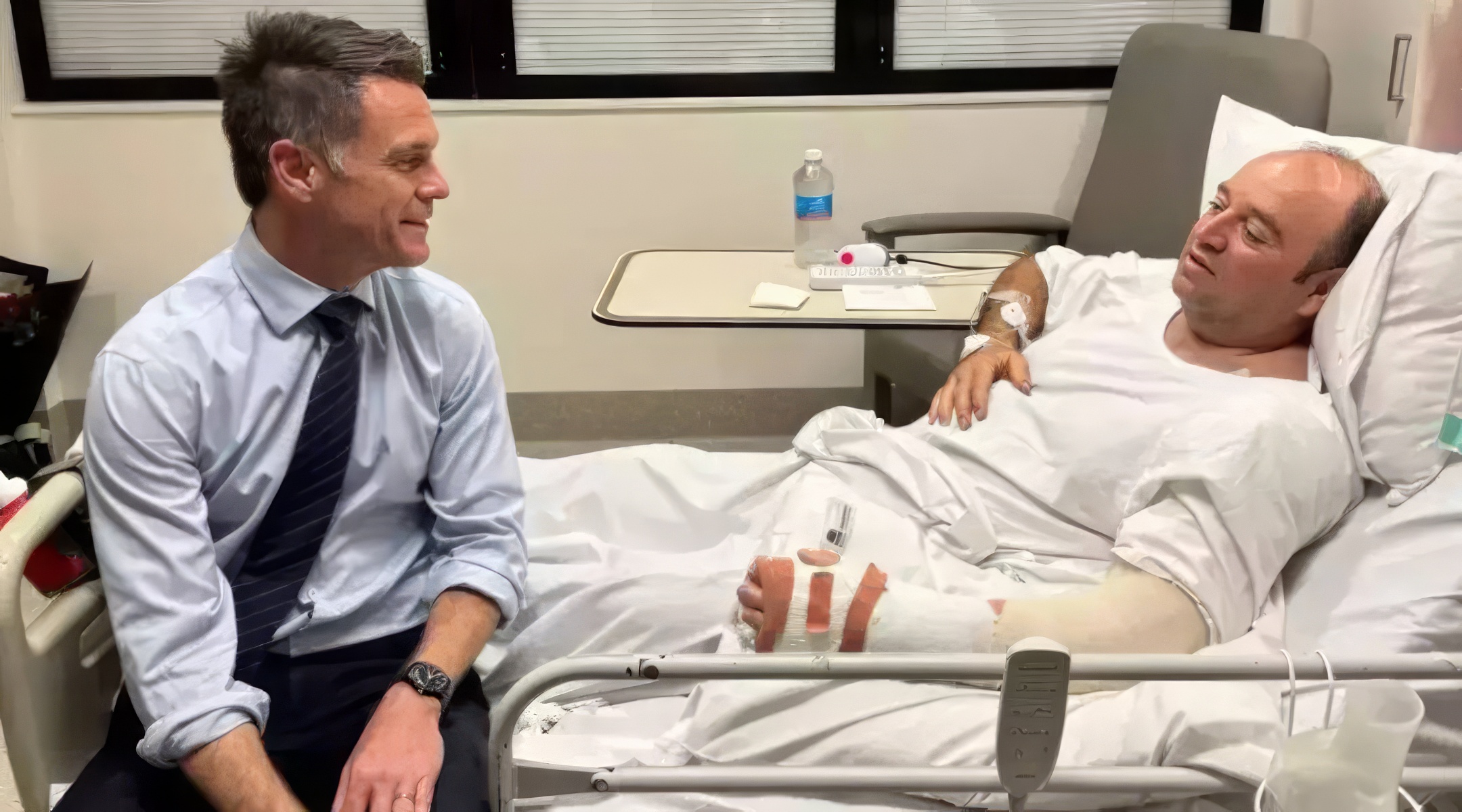 Le héros de Bondi Beach s’exprime pour la première fois depuis son lit d&rsquo;hôpital