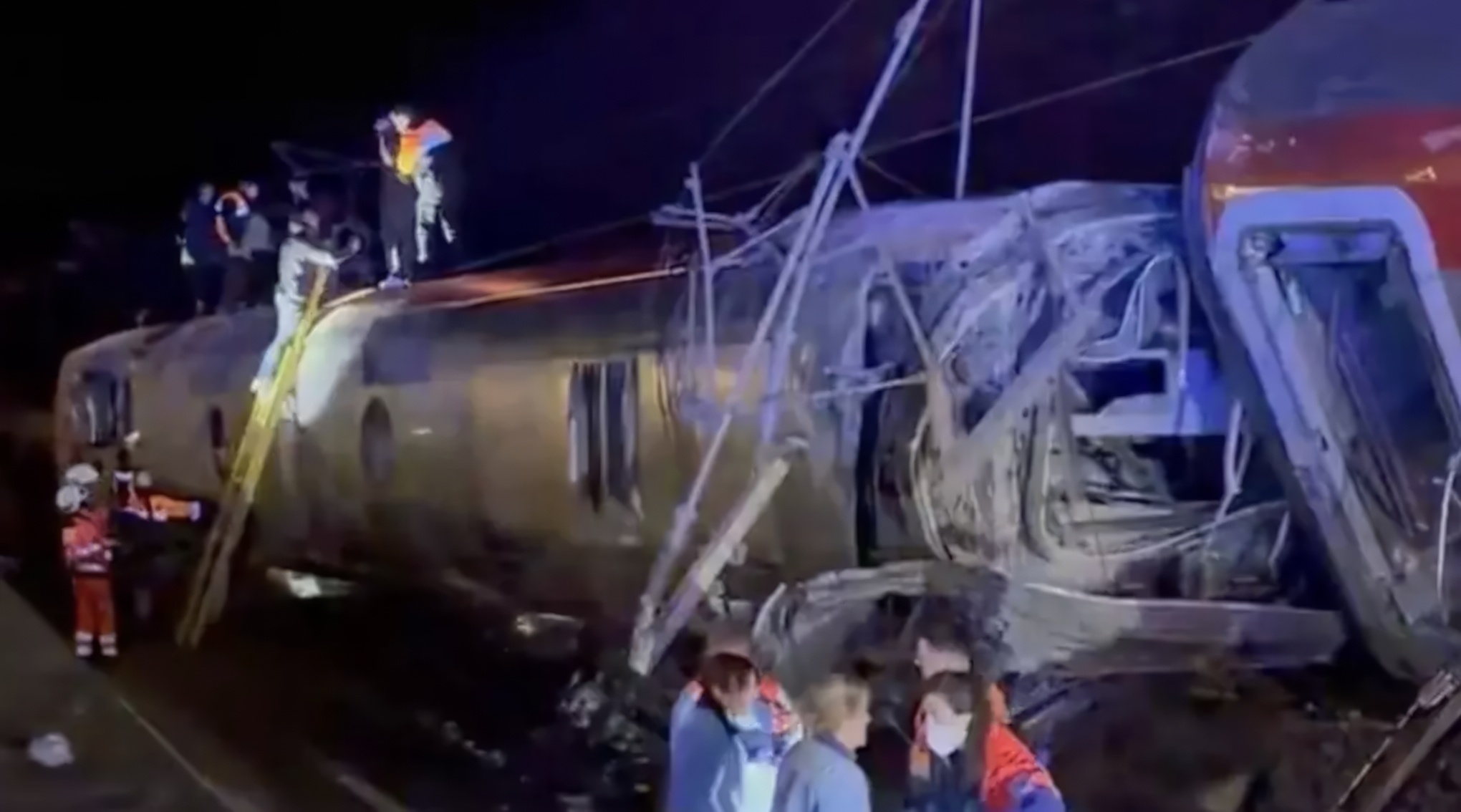 Crash d’un train à grande vitesse dans le sud de l’Espagne : au moins 39 morts, de nombreux blessés