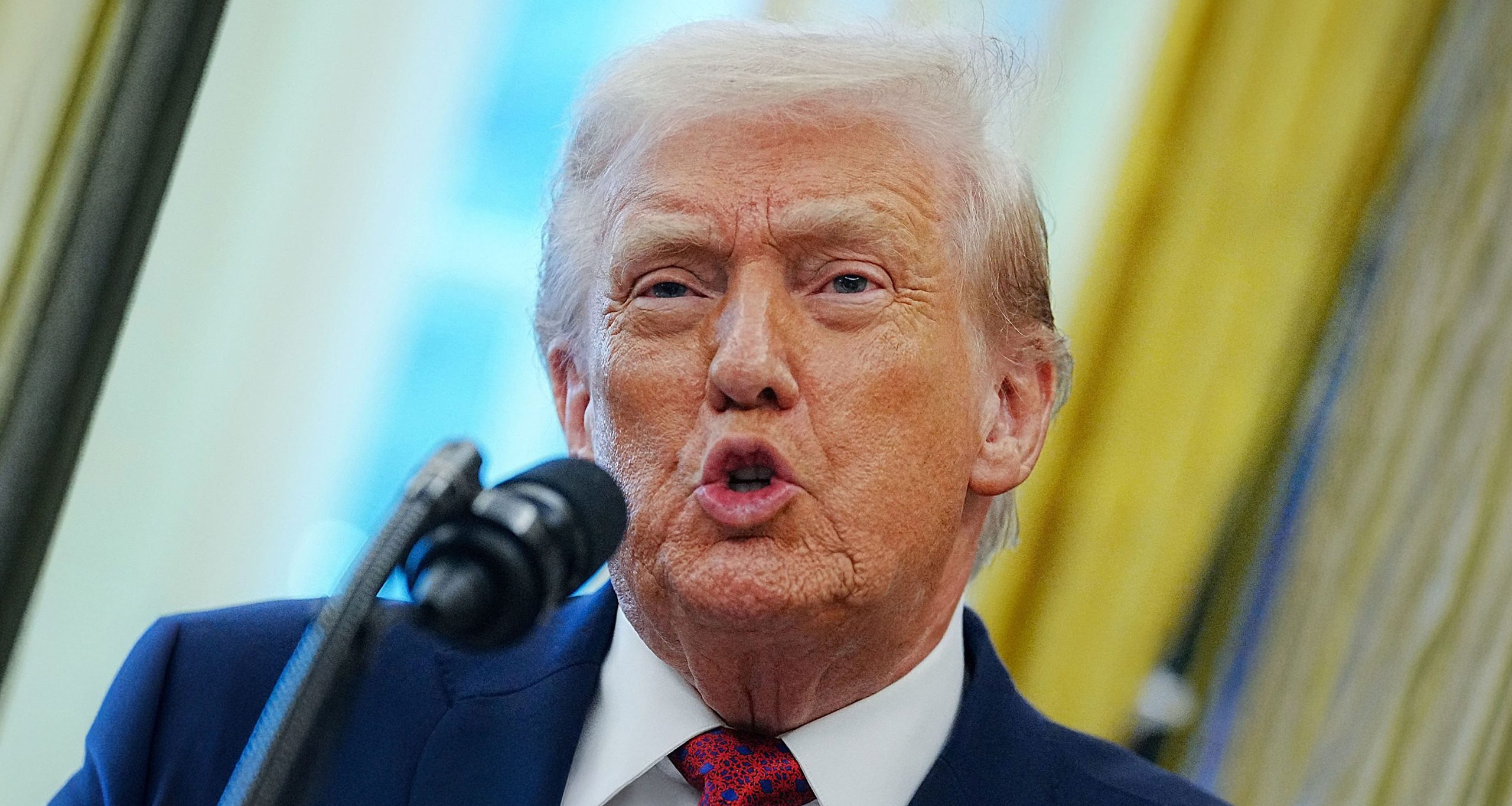 Une rencontre « inhabituelle » avec le FBI, alors que Trump veut «nationaliser le vote»