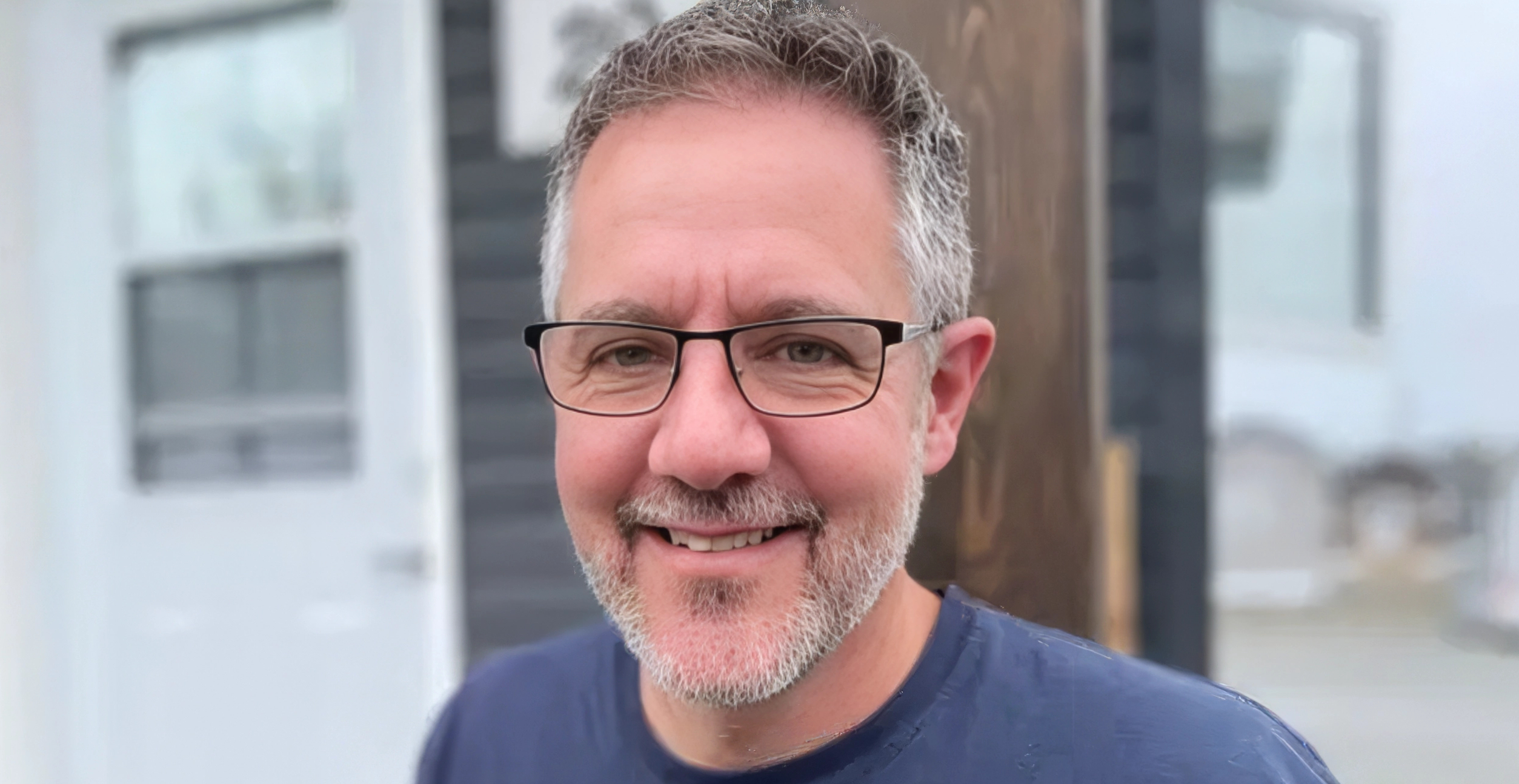 Un Canadien vend son entreprise pour des millions afin de créer une communauté entière pour les sans-abri, avec des emplois