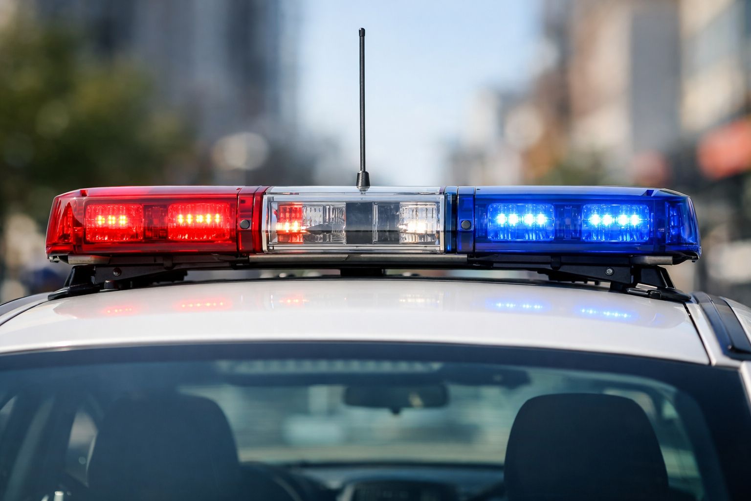 Agression armée au Centre Eaton : une adolescente blessée en plein après-midi