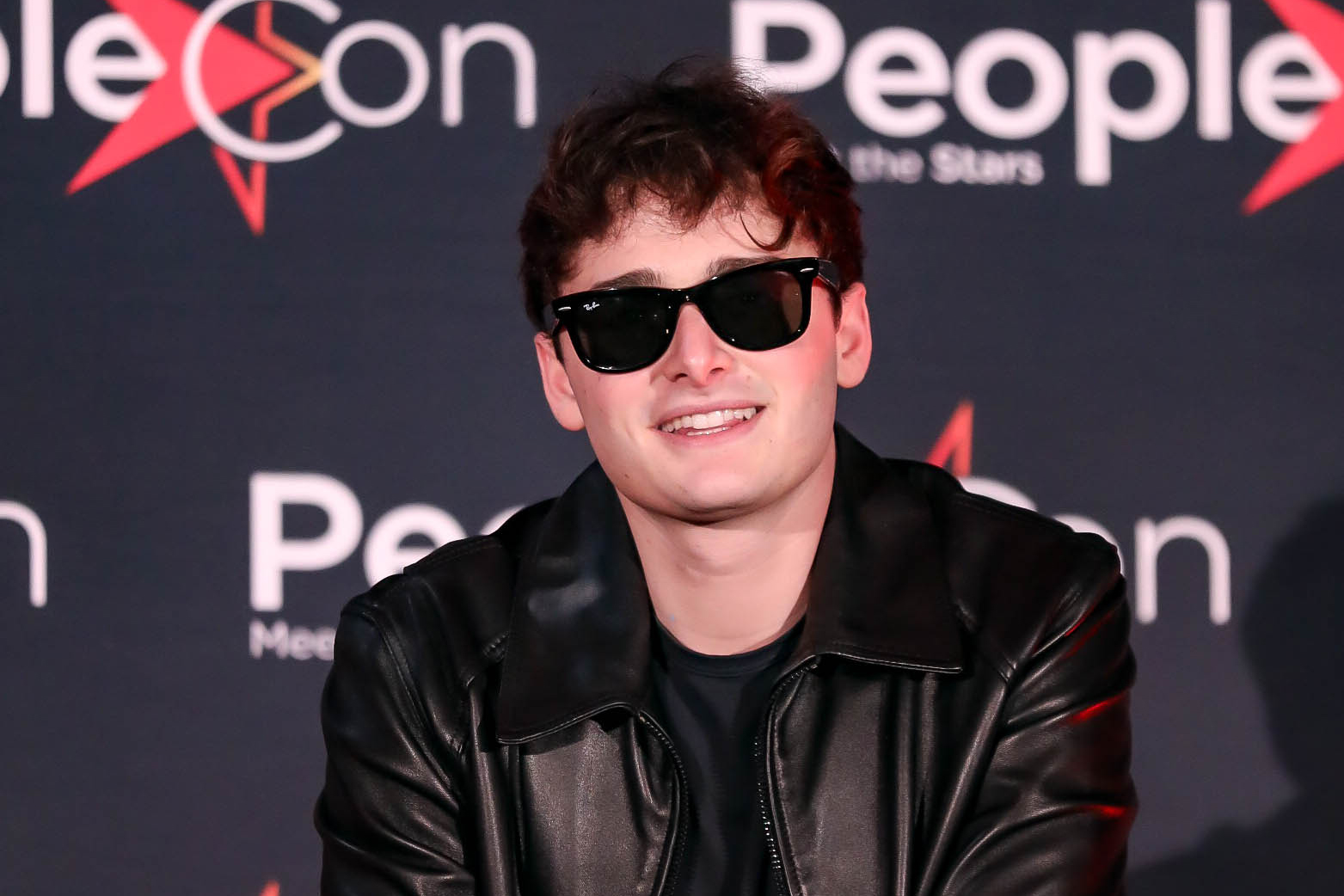 Noah Schnapp, star de Stranger Things, soutient le Canada pendant que les USA remportent l’or — des fans le jugent porte-poisse