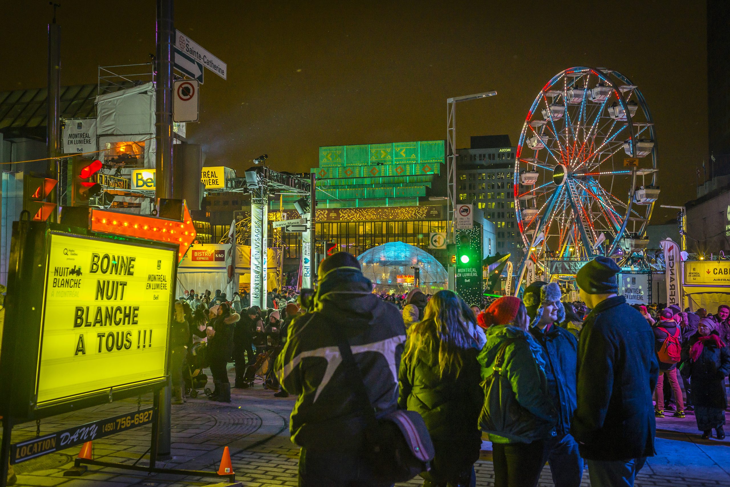 Nuit blanche à Montréal - MONTRÉAL EN LUMIÈRE (12889829335).jpg