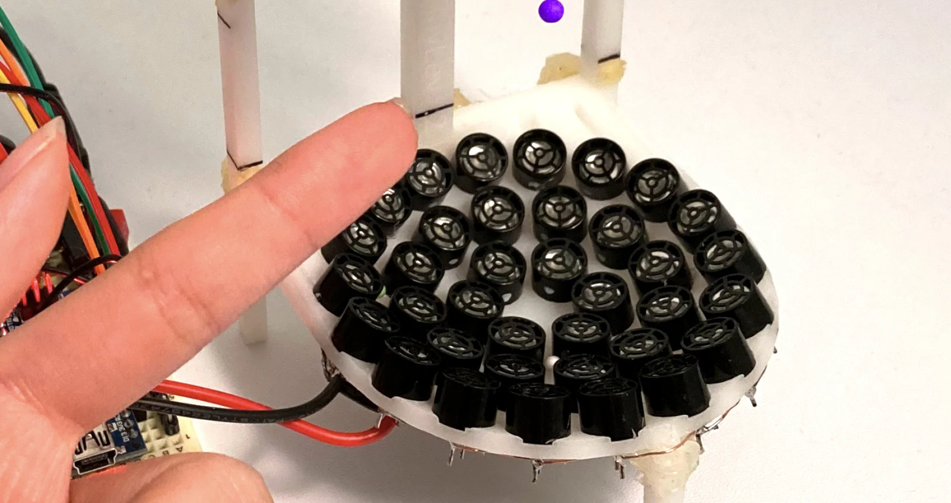 Des scientifiques créent des cristaux temporels… qui flottent dans vos mains !