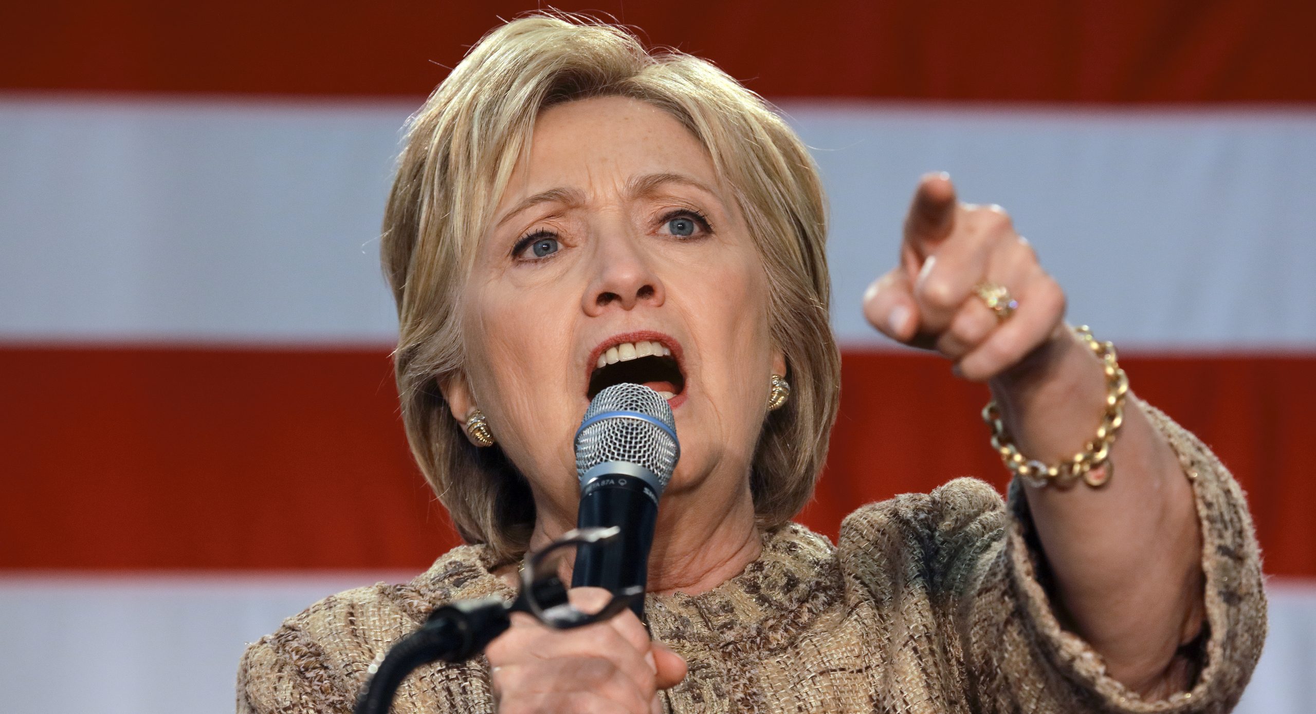 Hillary Clinton accuse Donald Trump après les révélations sur les dossiers Jeffrey Epstein et les photos de Bill Clinton