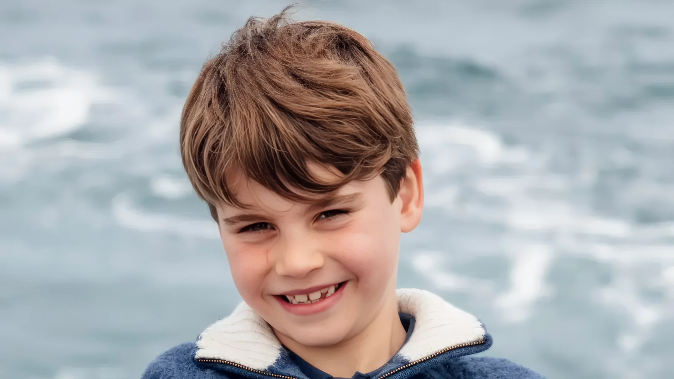 La nouvelle photo du prince Louis fait réagir à propos d’un détail