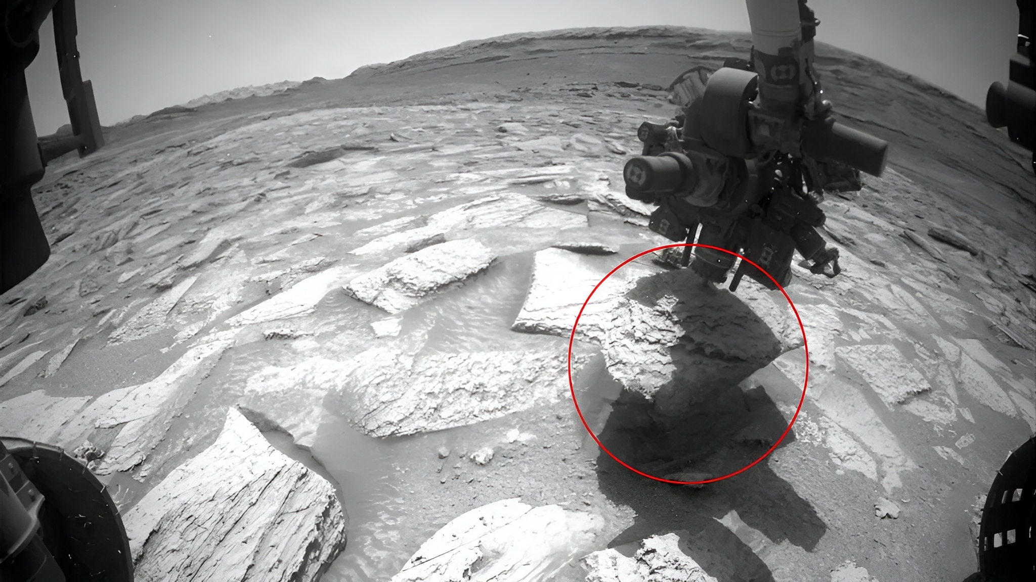 Le rover Curiosity s’est enlisé dans une roche martienne : la NASA a résolu le problème à 334 millions de km