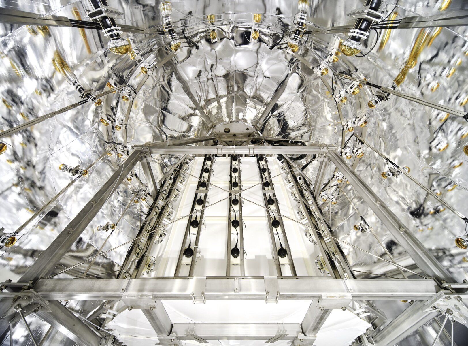 Le détecteur de matière noire XENONnT permet de tester la théorie de l’effondrement quantique