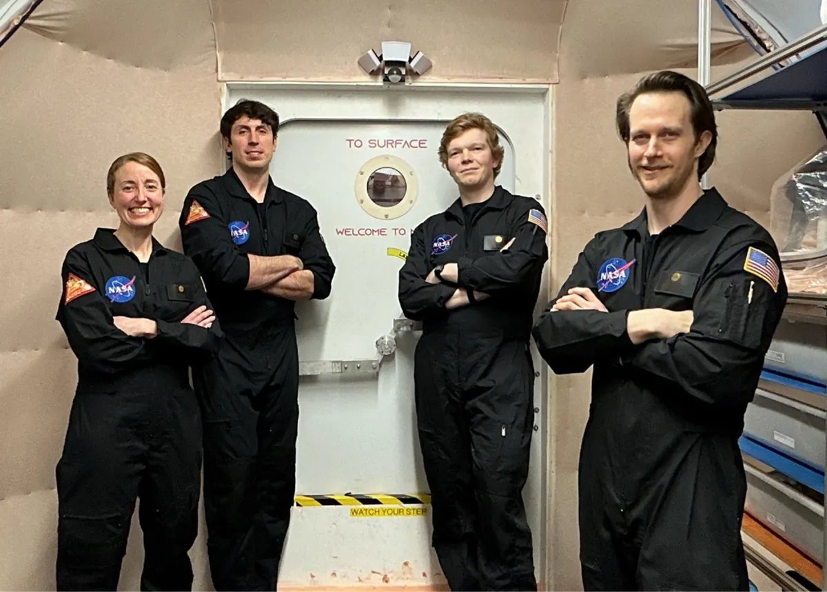 Un équipage simulant une mission martienne dépasse les 200 jours en subissant une « perte de signal » avec la Terre