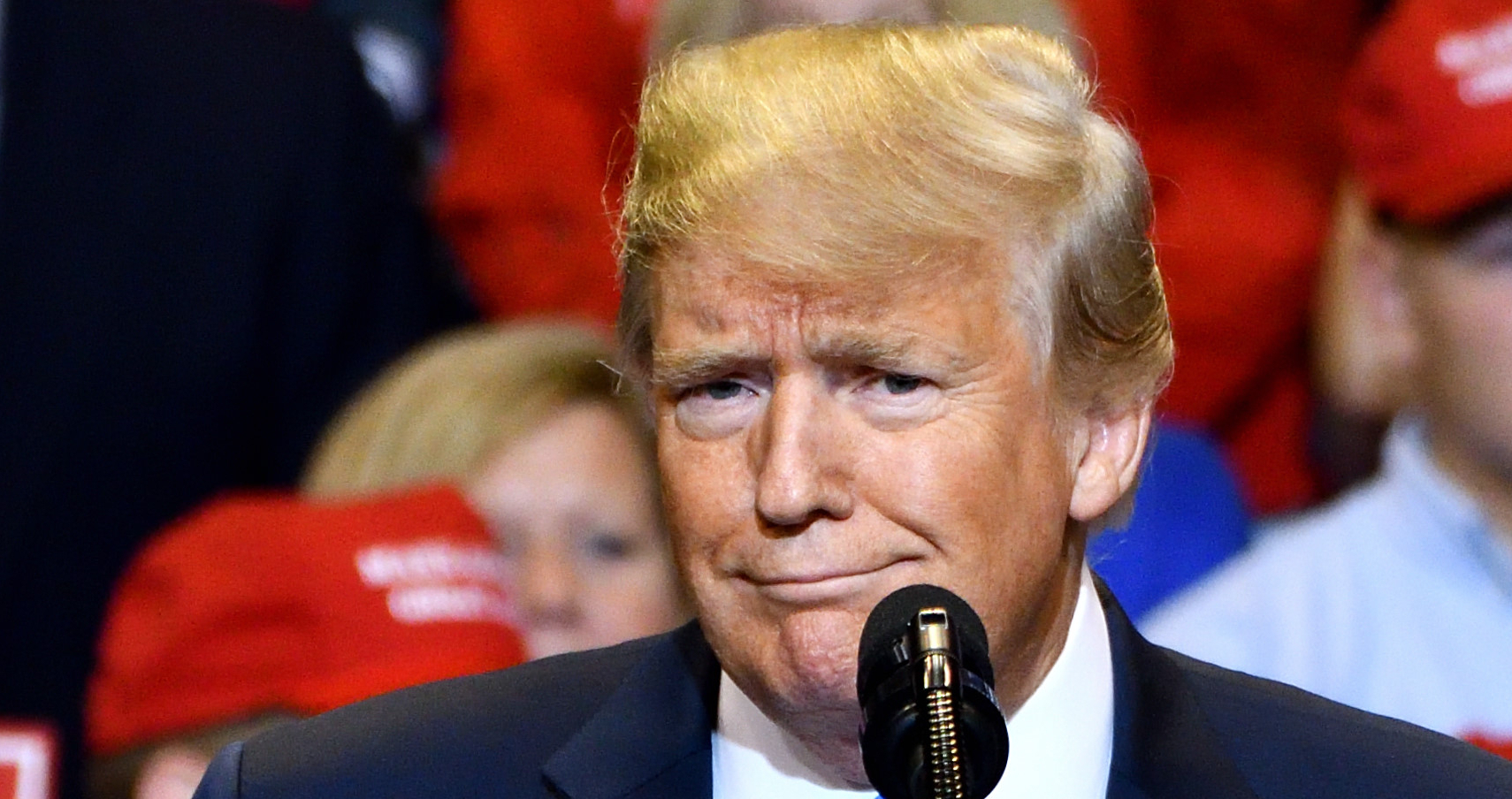 Trump déclare : « Fini de jouer les gentils » et partage une image embarrassante générée par l’IA