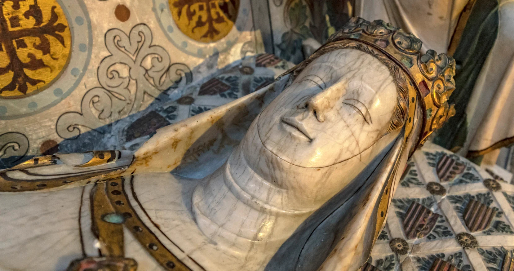 Ouverture de la tombe d’une reine vieille de 700 ans : découverte inattendue lors de fouilles archéologiques