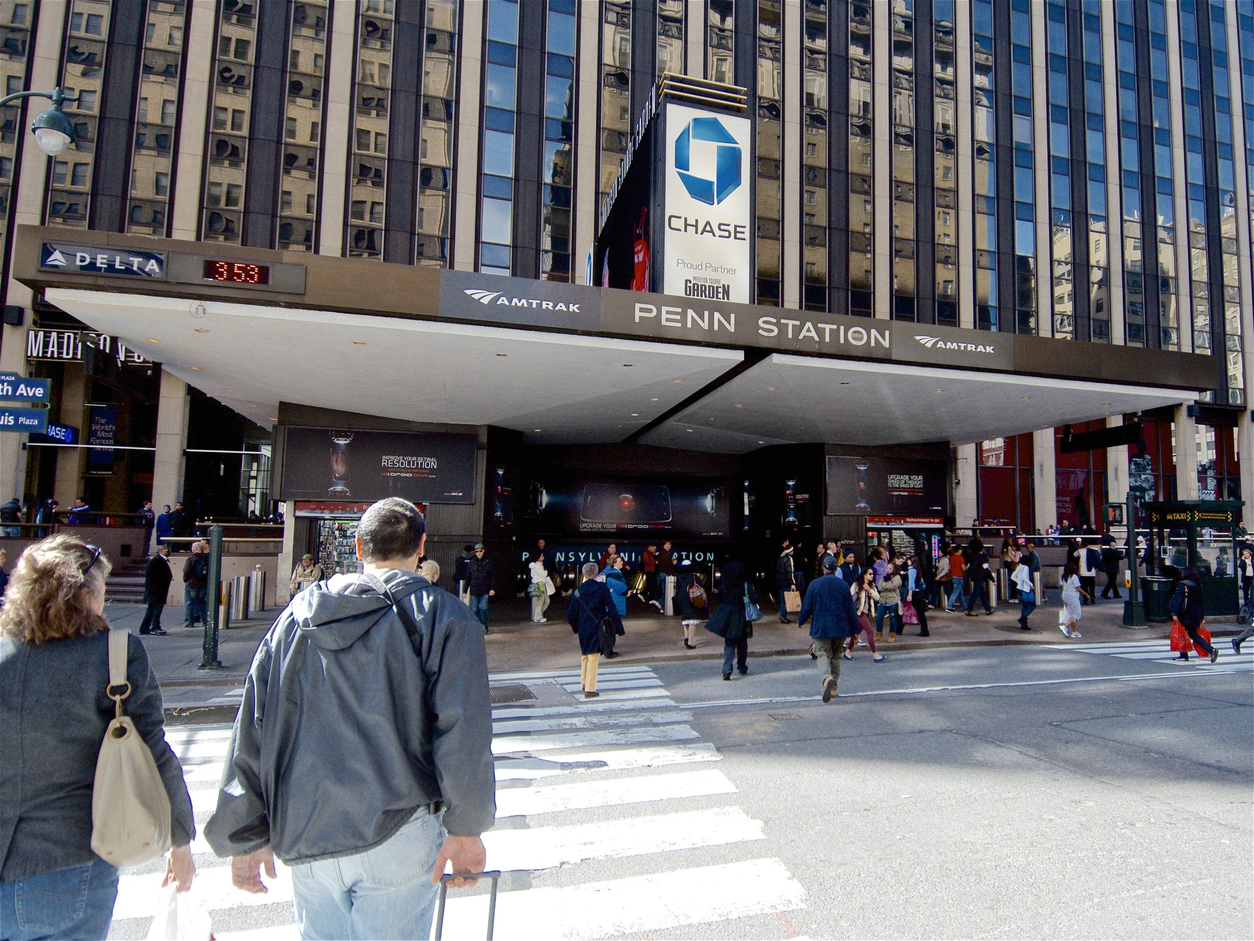 6 personnes poignardées à la gare Penn Station de New York : intervention des autorités et contexte sous haute sécurité