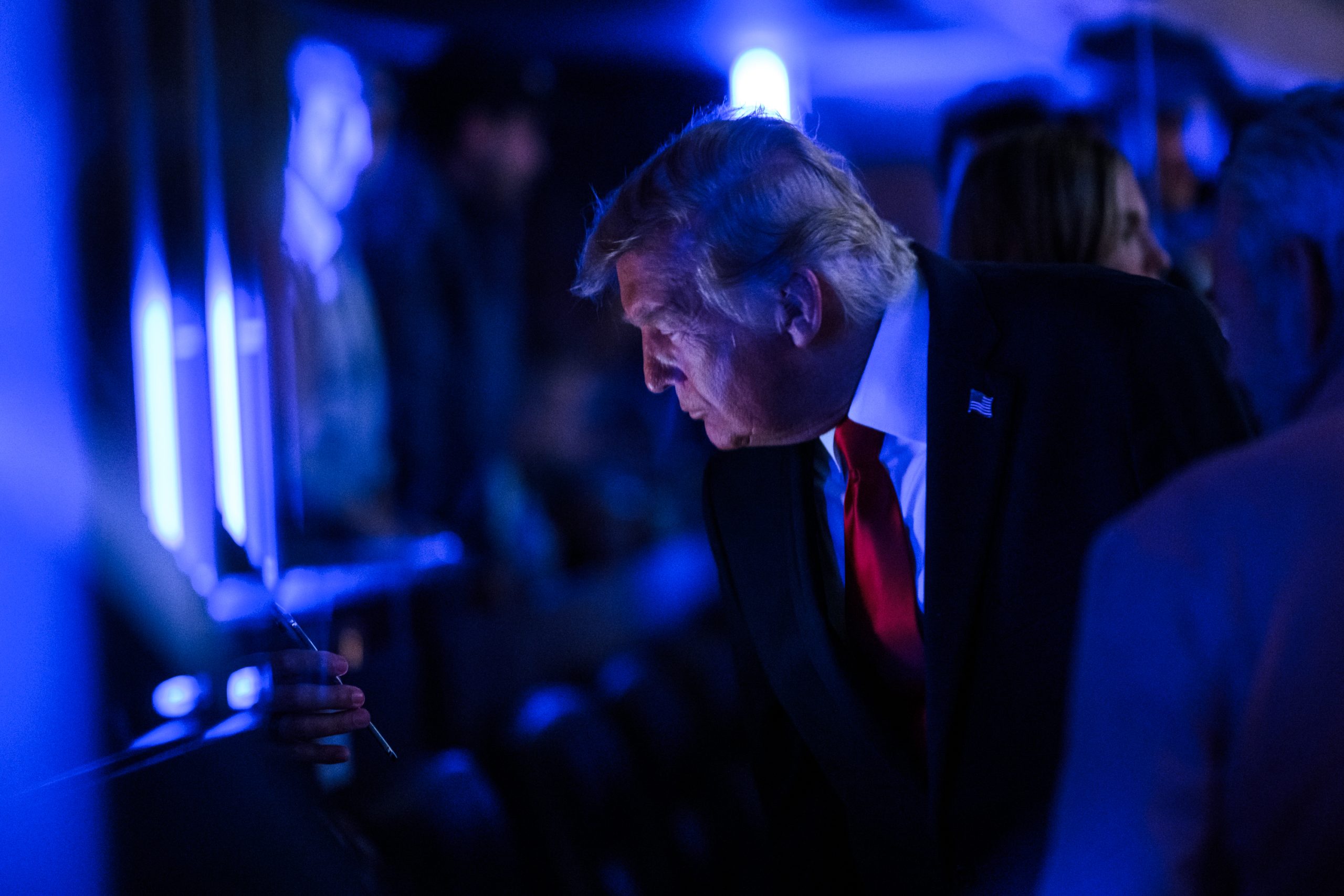 Donald Trump célèbre ses 80 ans en organisant un événement de MMA à la Maison Blanche sur fond d'enjeux diplomatiques